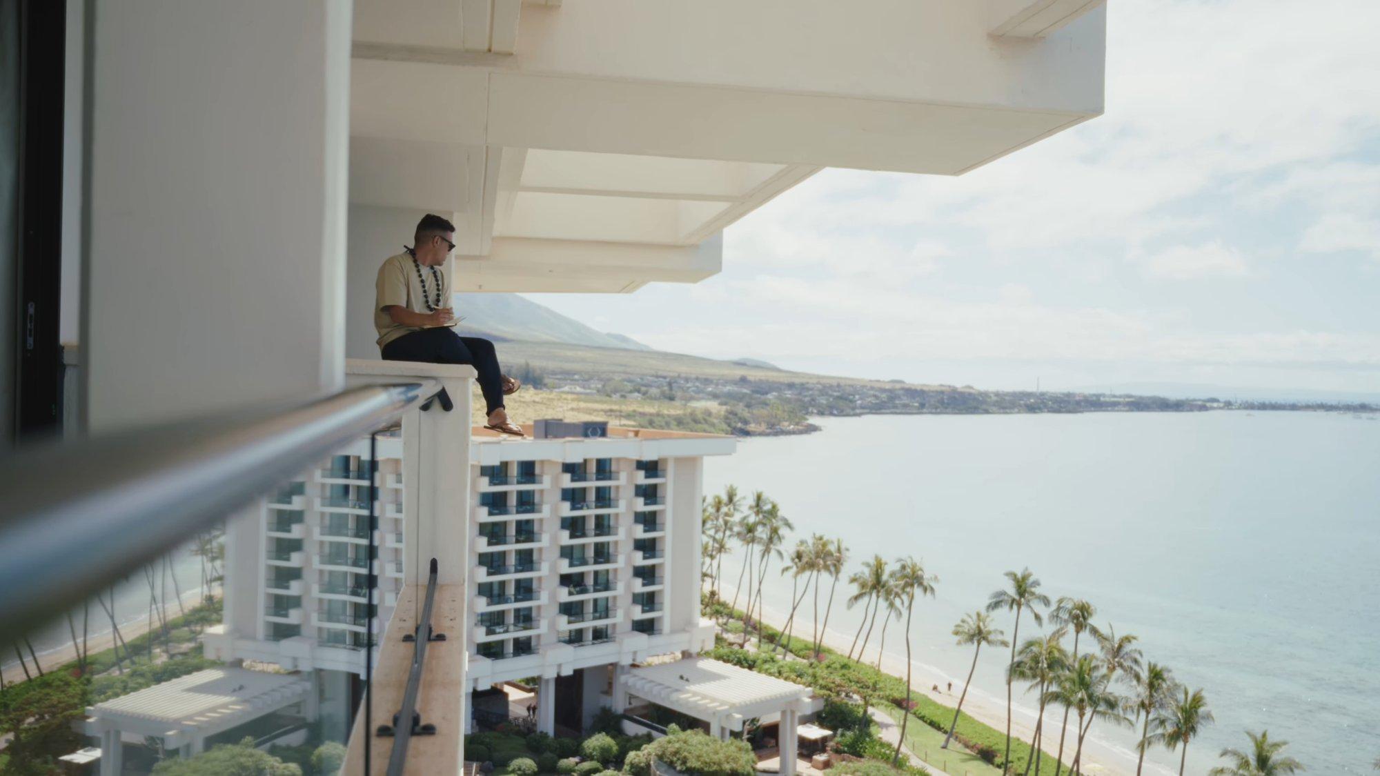 carousel-hero-element image-1