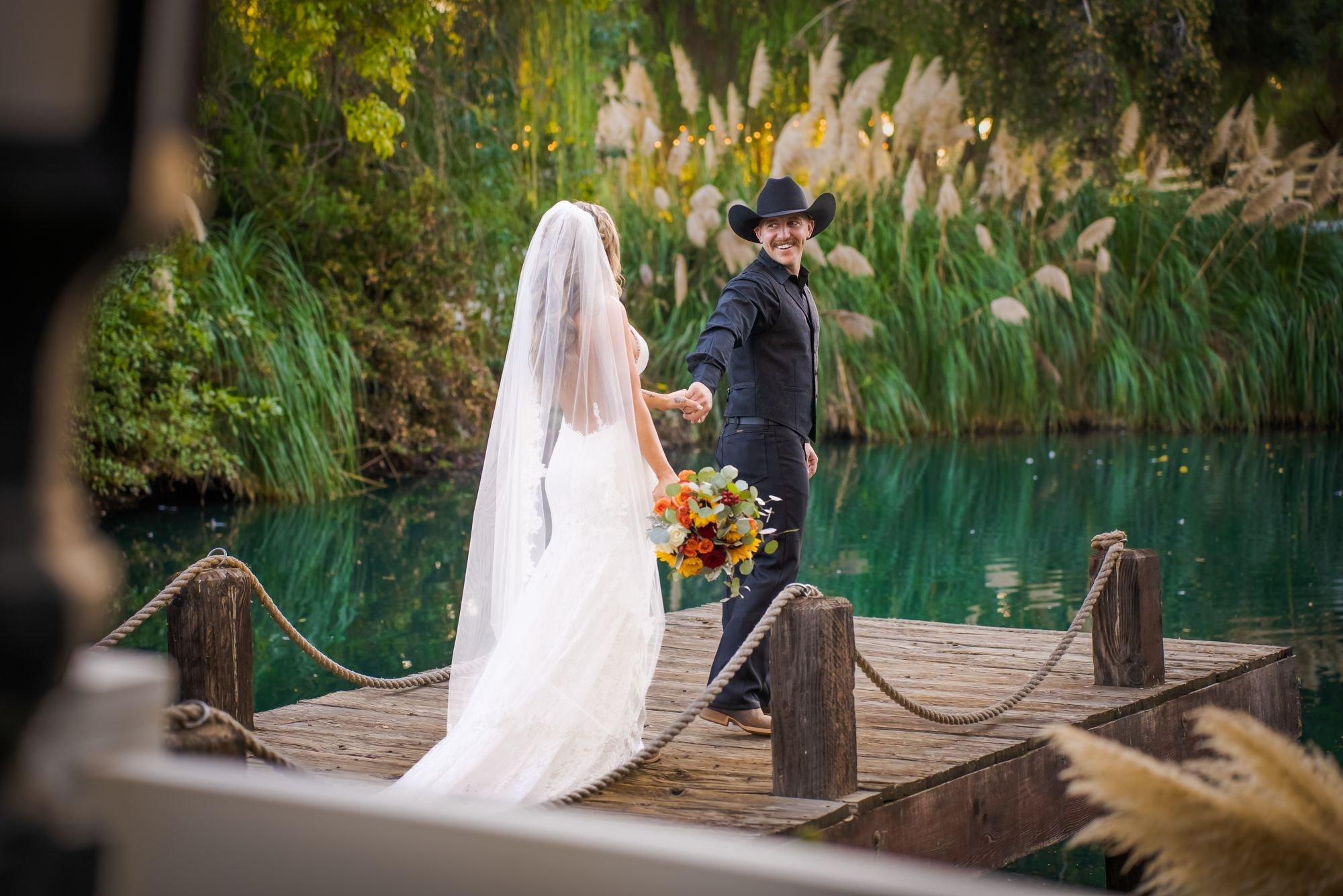 carousel-hero-element image-0